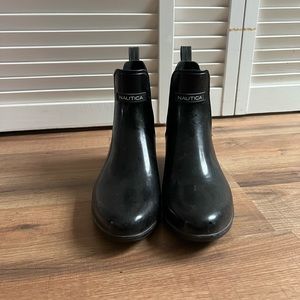 Woman’s Nautica Black Ankle Rain Boot Size 7